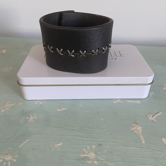 Leather cuff. Levi’s - Picture 3 of 3